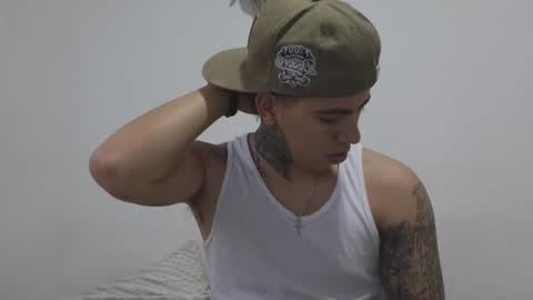 Snapshot of sahara_n_thiago chatting on November 24, 2025, 11:10 am Sahara y Thiago online show from November 24, 2025, 11:10 am