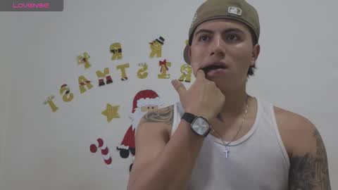 Snapshot of sahara_n_thiago chatting on December 2, 2025, 11:04 am Sahara y Thiago online show from December 2, 2025, 11:04 am