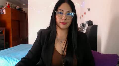Karina online show from December 18, 2025, 6:25 pm