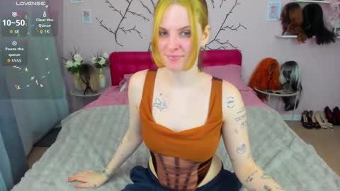 Snapshot of saidaray chatting on February 18, 2026, 1:07 pm Adel online show from February 18, 2026, 1:07 pm