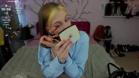 Snapshot of saidaray chatting on March 12, 2026, 7:58 am Adel online show from March 12, 2026, 7:58 am