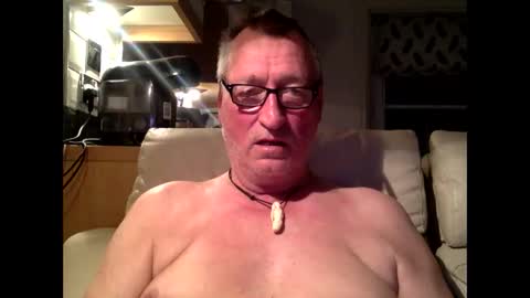 sail_naked online show from November 2, 2025, 5:26 pm