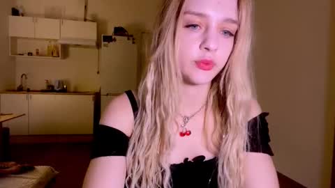 Sofia online show from December 18, 2025, 1:33 am