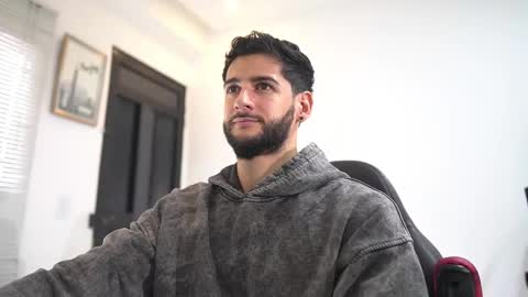 Snapshot of saimonhot1 chatting on December 5, 2025, 6:15 pm saimon online show from December 5, 2025, 6:15 pm