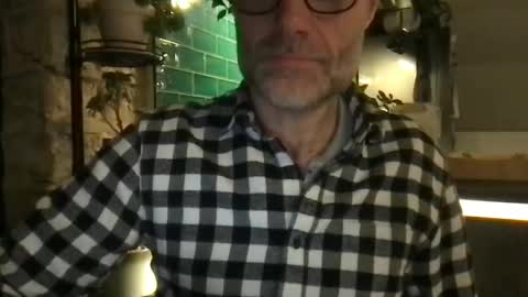 Snapshot of saint009 chatting on April 15, 2026, 8:20 pm saint009 online show from April 15, 2026, 8:20 pm