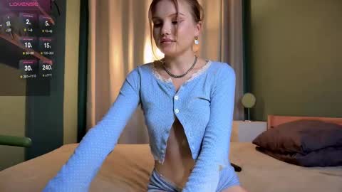Sofia makes insane in your brain online show from September 19, 2025, 3:24 pm