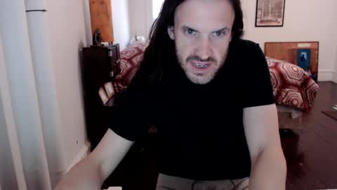 Snapshot of saintreeves chatting on December 5, 2024, 3:28 pm SaintReeves online show from December 5, 2024, 3:28 pm