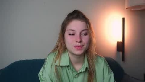 Snapshot of sairally chatting on June 2, 2026, 9:17 pm Ariel online show from June 2, 2026, 9:17 pm