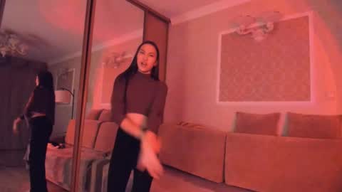 Jade online show from October 10, 2025, 5:23 pm