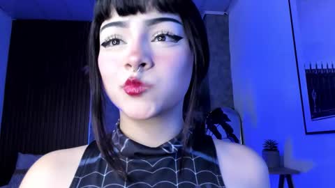 Sakura Moss online show from October 3, 2025, 5:26 am