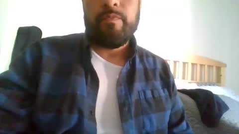 sal cumplaciente online show from June 4, 2026, 11:00 pm