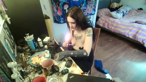 salemsslut online show from February 13, 2025, 5:44 pm