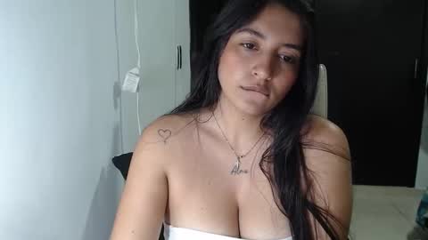 Snapshot of saliha_ chatting on April 25, 2026, 4:48 am saliha online show from April 25, 2026, 4:48 am
