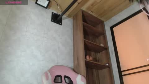  salloy  online show from November 3, 2025, 2:18 pm