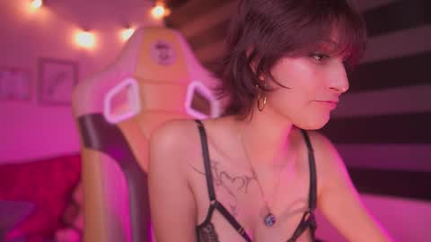 Snapshot of sallydennise chatting on December 3, 2024, 1:19 am SALLY online show from December 3, 2024, 1:19 am