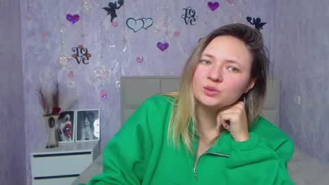 Snapshot of sallyverda chatting on February 25, 2025, 12:58 am Sally online show from February 25, 2025, 12:58 am