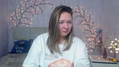 Snapshot of sallyverda chatting on April 19, 2026, 5:40 am Sally online show from April 19, 2026, 5:40 am