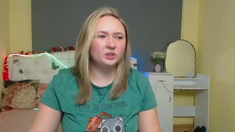 Snapshot of sallyverda chatting on May 2, 2026, 6:02 pm Sally online show from May 2, 2026, 6:02 pm