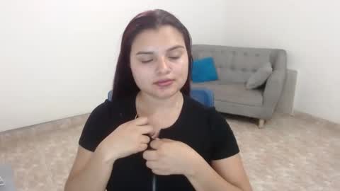 Snapshot of salome_gonzales_ chatting on February 5, 2025, 7:31 pm Salome online show from February 5, 2025, 7:31 pm