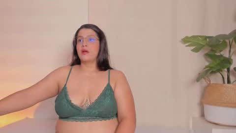   Salome  online show from November 19, 2025, 4:01 am