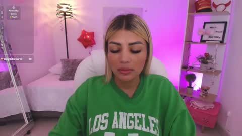 Snapshot of saloomee__ chatting on February 22, 2025, 9:12 am SALOME online show from February 22, 2025, 9:12 am