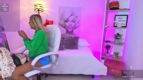 Snapshot of saloomee__ chatting on February 24, 2025, 11:43 am SALOME online show from February 24, 2025, 11:43 am