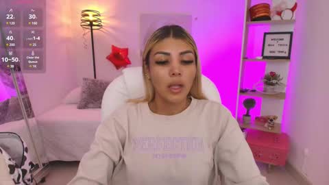 Snapshot of saloomee__ chatting on March 4, 2025, 12:01 pm SALOME online show from March 4, 2025, 12:01 pm