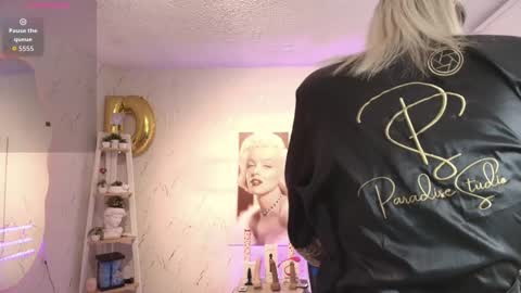 Snapshot of saloomee__ chatting on September 29, 2025, 10:53 am SALOME online show from September 29, 2025, 10:53 am