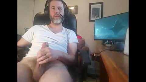 Snapshot of salrelative2u4uwithu88 chatting on December 4, 2025, 8:17 pm salrelative2u4uwithu88 online show from December 4, 2025, 8:17 pm