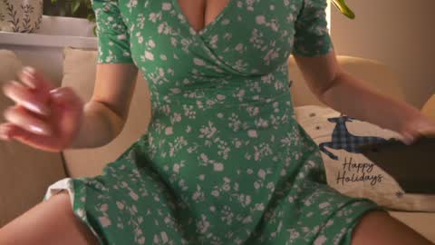 Snapshot of saltedhoney chatting on December 4, 2024, 9:24 pm IsaBella- online show from December 4, 2024, 9:24 pm