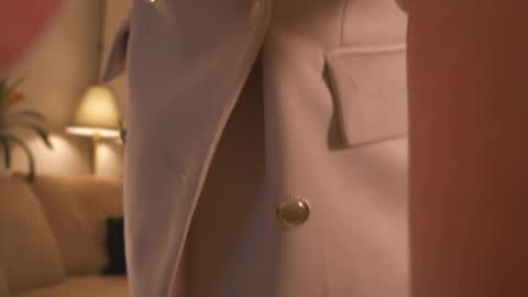 Snapshot of saltedhoney chatting on February 22, 2025, 9:04 pm IsaBella- online show from February 22, 2025, 9:04 pm