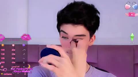 salvatore_boom online show from November 21, 2025, 1:54 pm