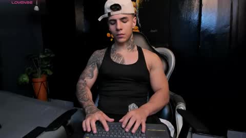 SALVATORE online show from November 25, 2025, 5:46 pm