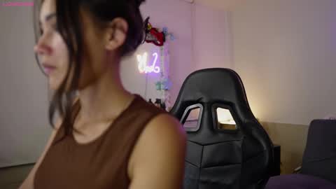 Snapshot of sam01___ chatting on February 6, 2025, 11:04 pm Stefana or Samchispas online show from February 6, 2025, 11:04 pm