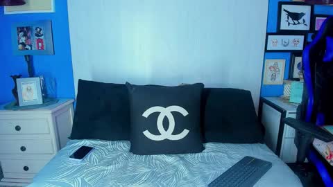 sam__cute online show from September 8, 2025, 3:33 pm