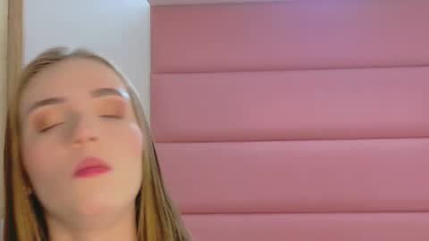 sam_and_lisa_ online show from November 11, 2025, 12:54 am