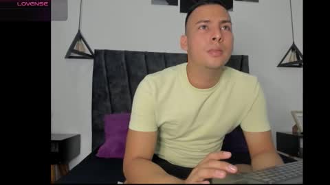 sam_boy_kinky online show from September 14, 2025, 11:59 pm
