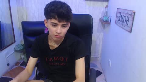 Snapshot of sam_daves chatting on January 28, 2025, 5:14 pm Sam online show from January 28, 2025, 5:14 pm