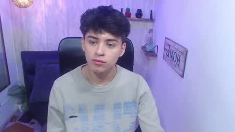 Snapshot of sam_daves chatting on February 12, 2025, 1:27 pm Sam online show from February 12, 2025, 1:27 pm