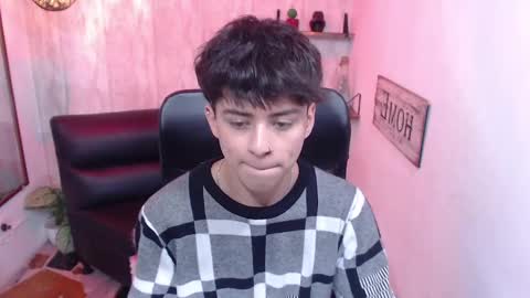 Snapshot of sam_daves chatting on February 13, 2025, 4:17 pm Sam online show from February 13, 2025, 4:17 pm