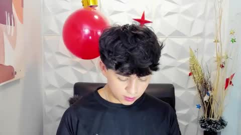 Snapshot of sam_daves_ chatting on December 17, 2025, 1:06 pm Sam online show from December 17, 2025, 1:06 pm