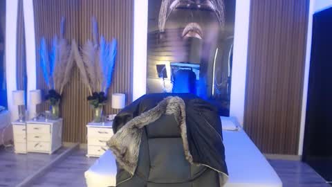 SAM MANSON online show from November 4, 2025, 12:37 pm