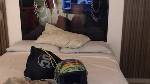 Snapshot of sam_mansson66 chatting on March 3, 2026, 12:11 pm SAM MANSON online show from March 3, 2026, 12:11 pm