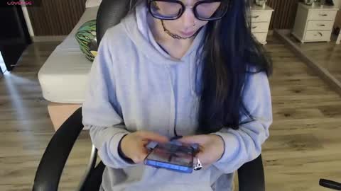 Snapshot of sam_mansson66 chatting on April 13, 2026, 12:10 pm SAM MANSON online show from April 13, 2026, 12:10 pm