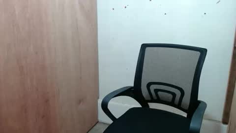 sam_sarah19 online show from November 12, 2025, 10:37 am