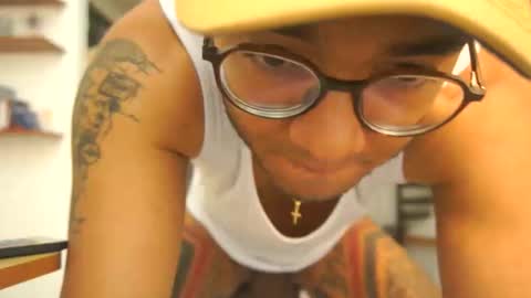 SAMUEL THOMPSON online show from June 5, 2026, 9:42 pm