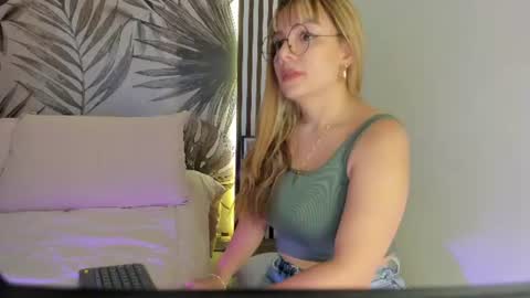 Snapshot of samaantha_white_ chatting on June 16, 2026, 11:13 am Samaantha online show from June 16, 2026, 11:13 am