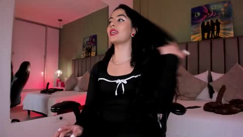  Samantha  online show from December 16, 2025, 8:58 pm