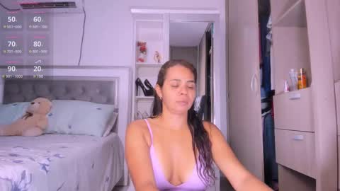 Snapshot of samanta_65 chatting on March 8, 2025, 2:45 am carolina online show from March 8, 2025, 2:45 am