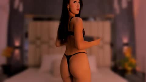 samantavazquez online show from October 14, 2025, 11:33 am